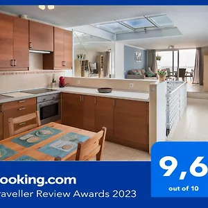 https://maximilian-house-duplex-vista-al-mar-en-complejo-con-piscina.puertodelcarmen-hotels.org