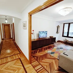 https://best-location-90m2-spacious-and-confortable-gros-neighborhood.sansebastianhotels.net